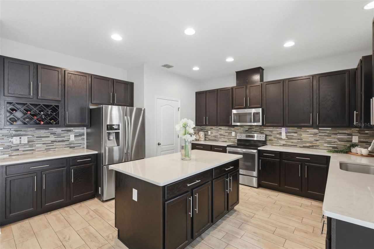 2748 Peony Drive, Oviedo, FL 32766 Photo