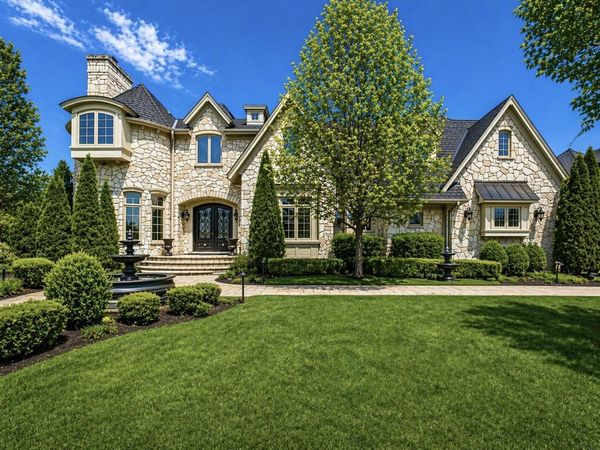 8611 Crest Court , Burr Ridge, IL 60527