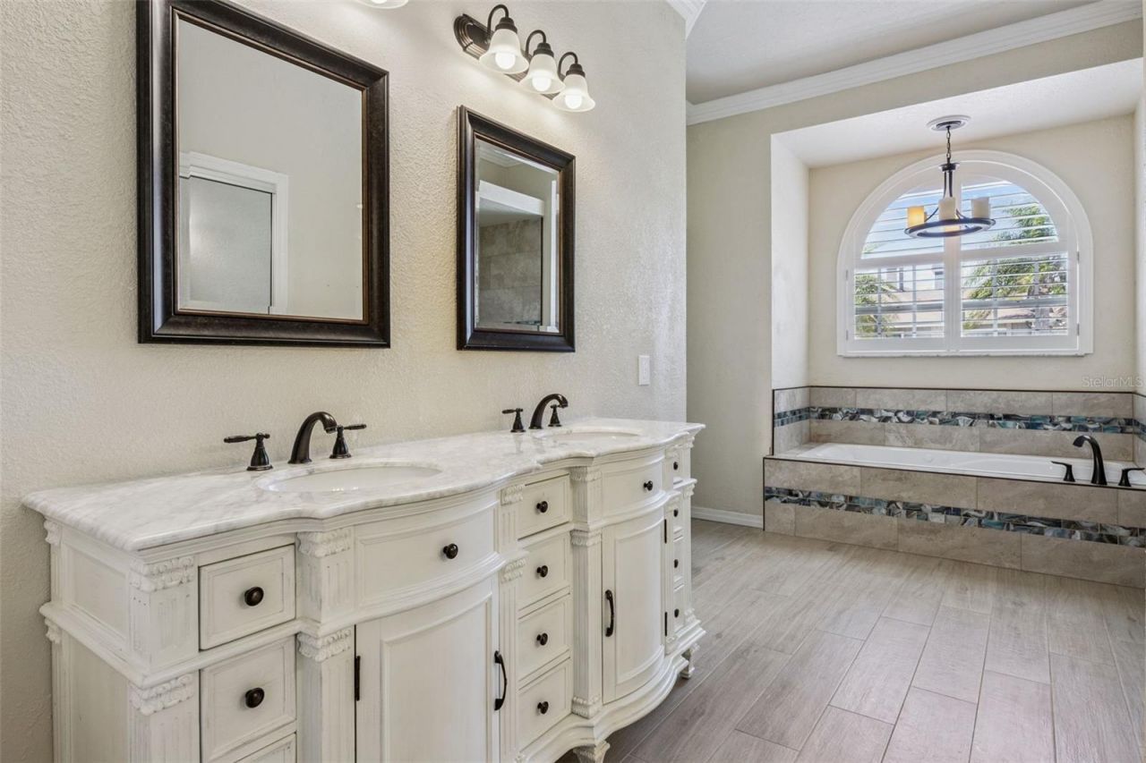 9302 Bay Vista Estates Boulevard, Orlando, FL 32836 Photo
