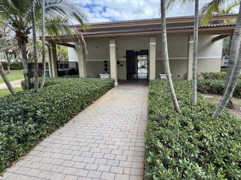 2403 NW 7th Street, Boynton Beach, FL 33426 Photo