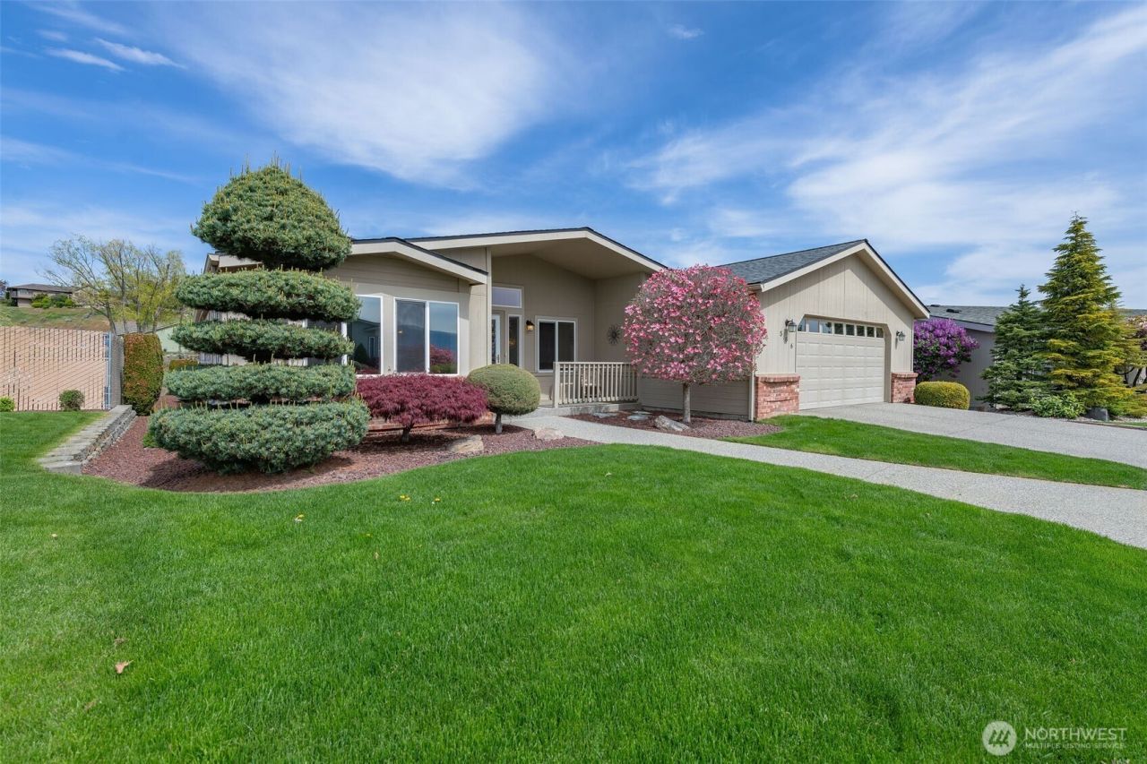 586 Canyon Drive, Unit 70, East Wenatchee, WA 98802 Main Photo