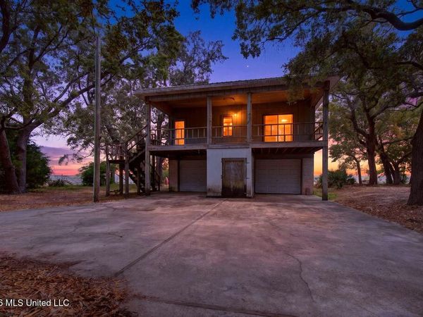 5329 E Belle Fontaine Drive, Ocean Springs, MS 39564