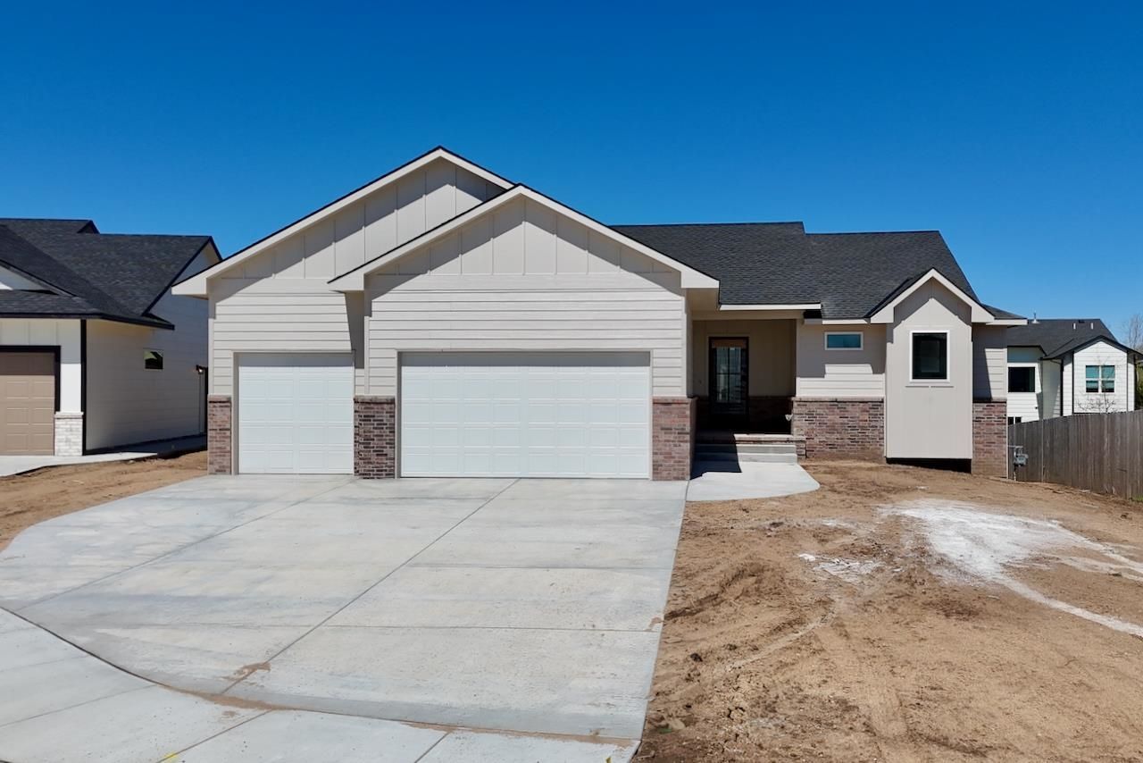 5881 N St. Paul Ct., Wichita, KS 67204 Main Photo