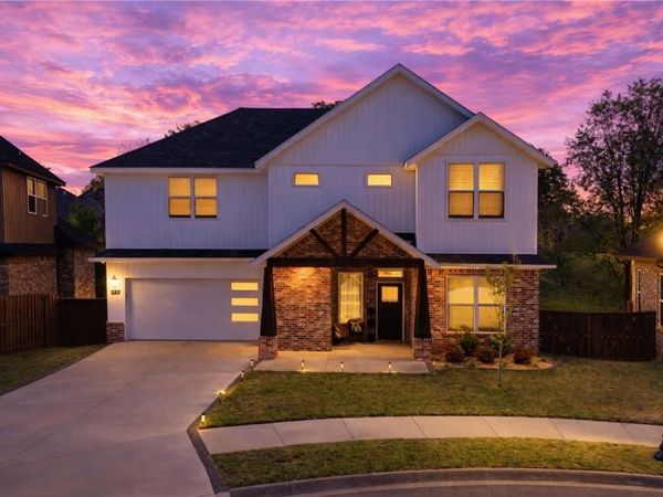 304 SW Gunison Cove, Bentonville, AR 72712