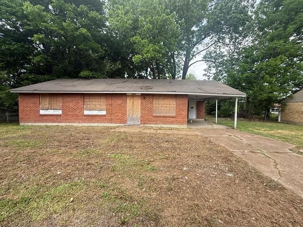2406 N Gathings Drive, West Memphis, AR 72364