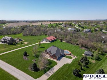 7657 Saddle Drive , Papillion, NE 68046