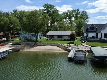 3400 Big Island Road, Fremont, NE 68025