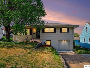 8110 Bowie Drive , Omaha, NE 68114