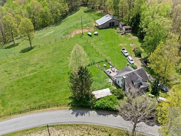 1336 Leatherwood Road, Nimitz, WV 25978