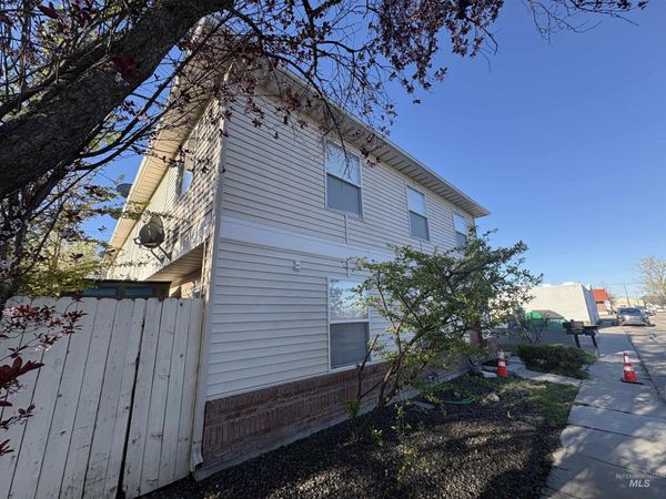 119-125 E King St, Meridian, ID 83642