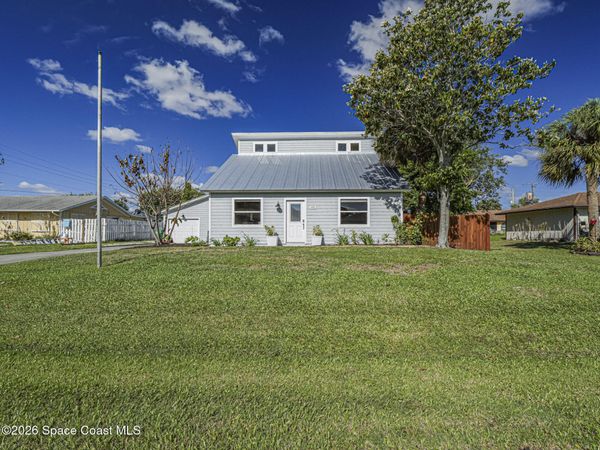 680 Mulberry Street , Sebastian, FL 32958