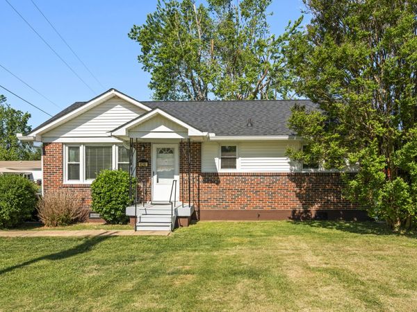 424 Kimmins St , Hohenwald, TN 38462