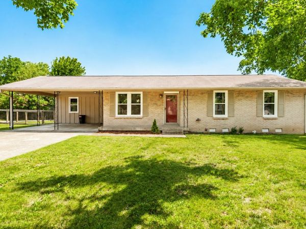 100 Hull Ln, Hendersonville, TN 37075