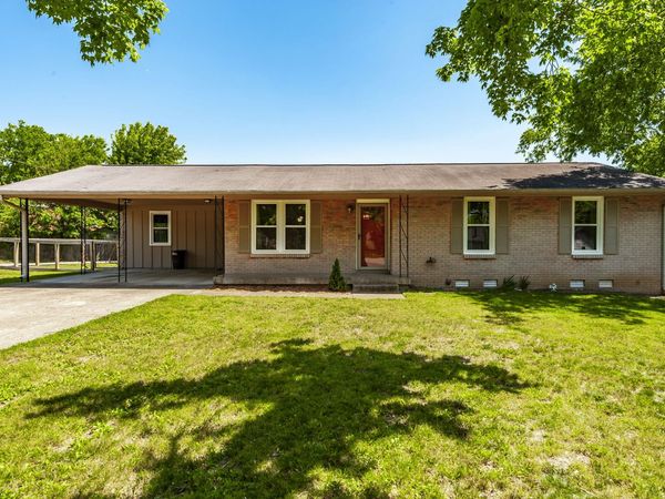 100 Hull Ln, Hendersonville, TN 37075