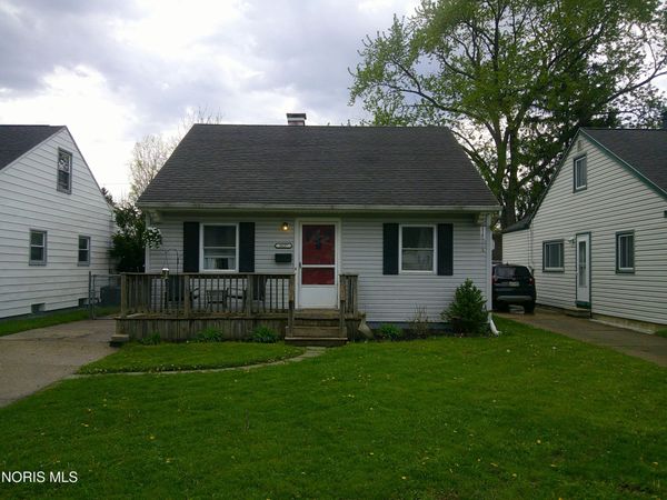3037 Maeterlinck Avenue, Toledo, OH 43614