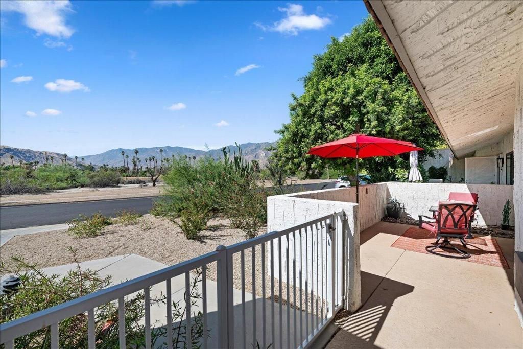 2134 S Sunshine Circle, Palm Springs, CA 92264 Main Photo