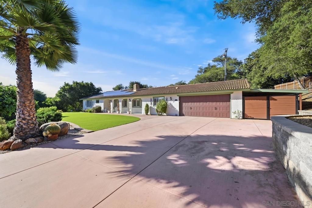 2826 Calle De Malibu, Escondido, CA 92029 Main Photo