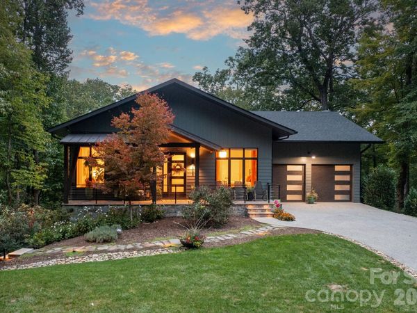 559 Shining Rock Path , Horse Shoe, NC 28742