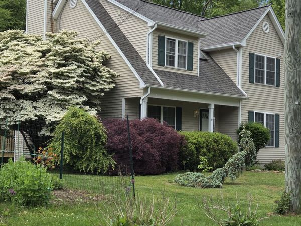 11 Cottage, East Lyme, CT 06357