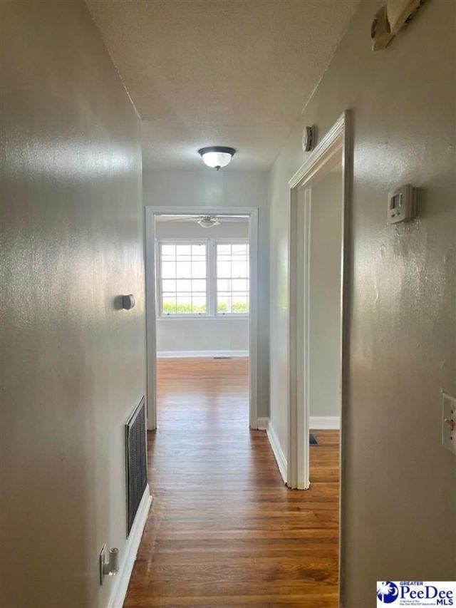 1064 Wellington Rd Photo 10