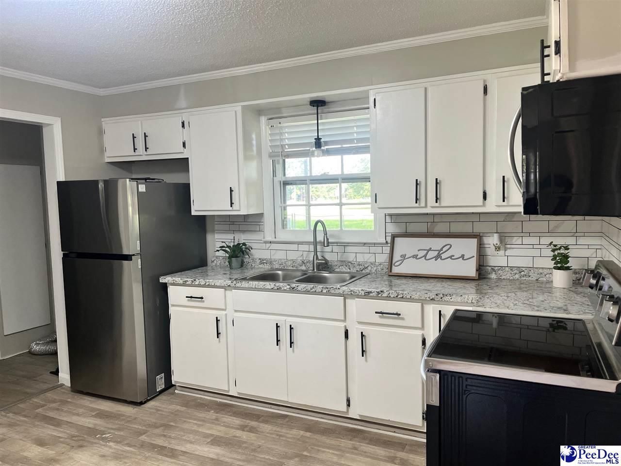 1064 Wellington Rd Photo 4