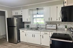 1064 Wellington Rd photo 4