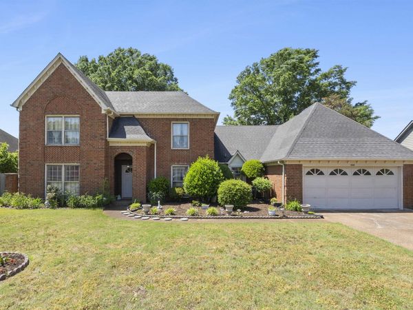 2033 WESTBRIAR DR, Memphis, TN 38016