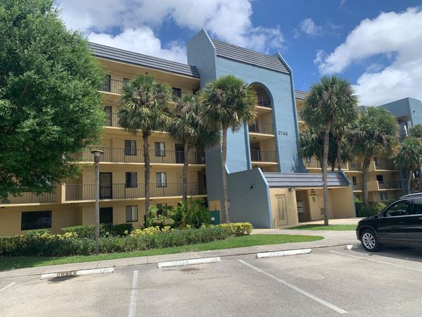 2786 Tennis Club Drive, Unit 301, West Palm Beach, FL 33417