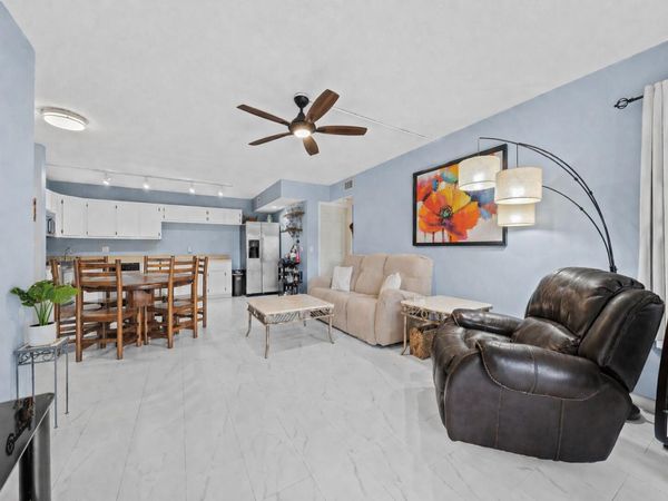 13750 Oneida Drive, Unit E1, Delray Beach, FL 33446