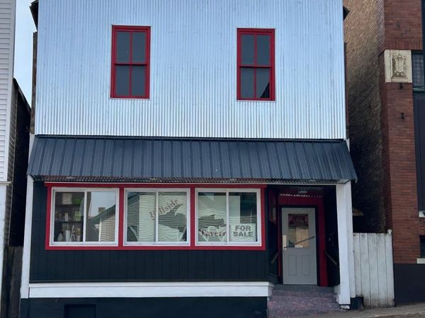 329 Superior Avenue, Crystal Falls, MI 49920