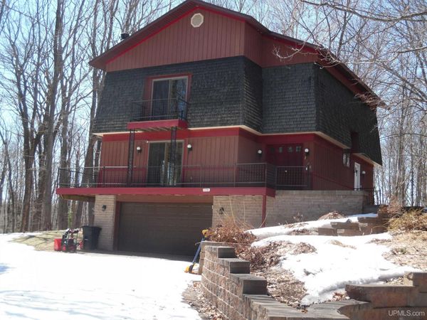 21781 Peepsock Road, Portage Twp, MI 49931