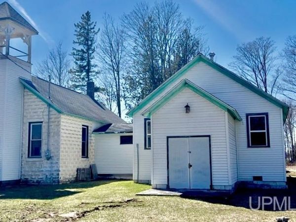 10625 N.5 Road, Brampton Twp, MI 49837