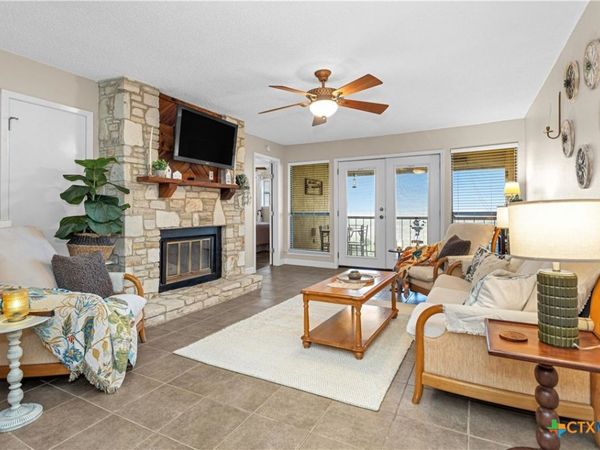 1226 Cougar Drive, Unit 15, Canyon Lake, TX 78133