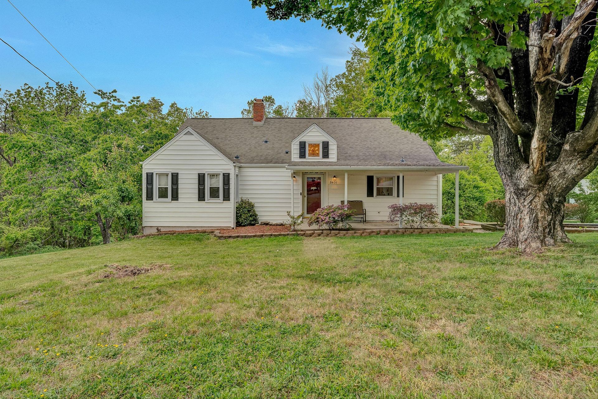 5451 Stearnes Ave, Roanoke, VA 24018 Main Photo