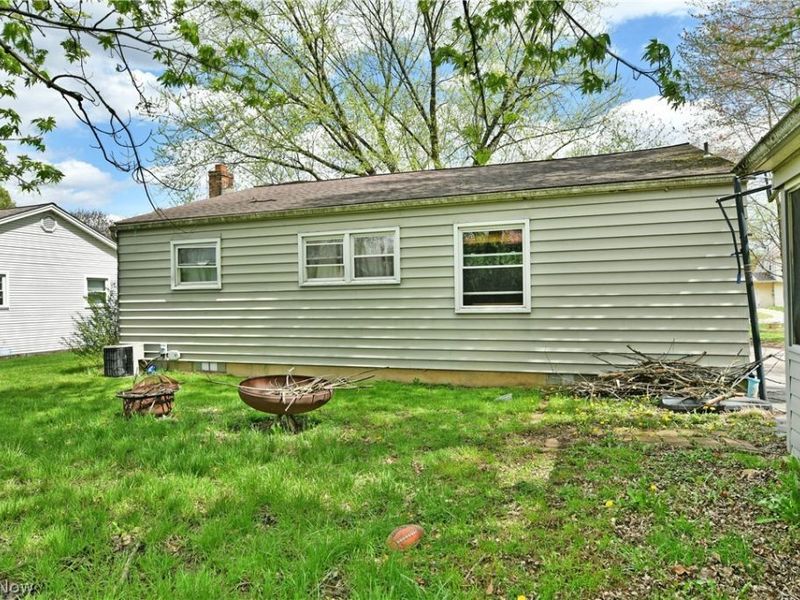 7374 Ranier Trail , Youngstown, OH 44512 Photo 17