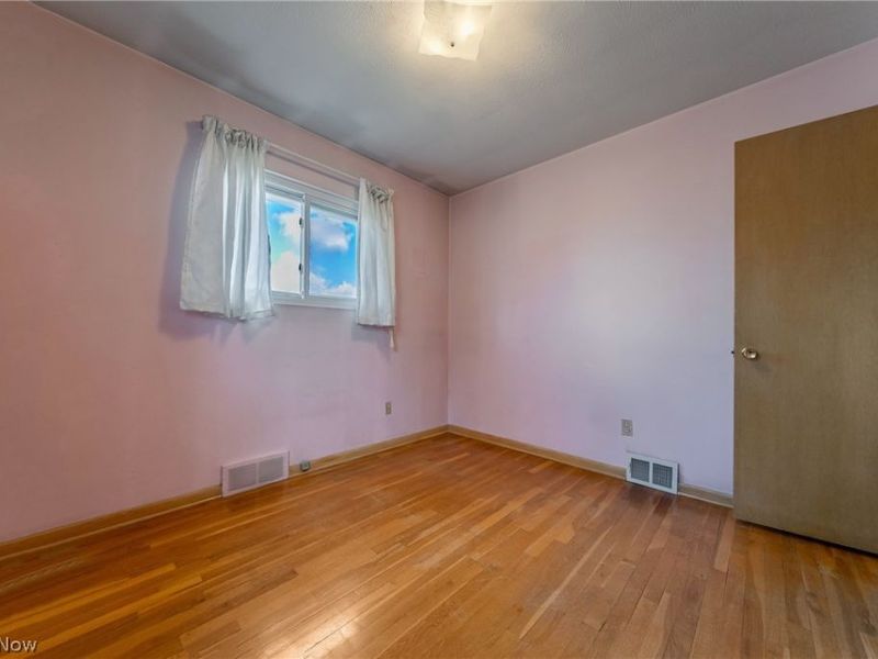 5884 Michael Drive , Brook Park, OH 44142 Photo 13