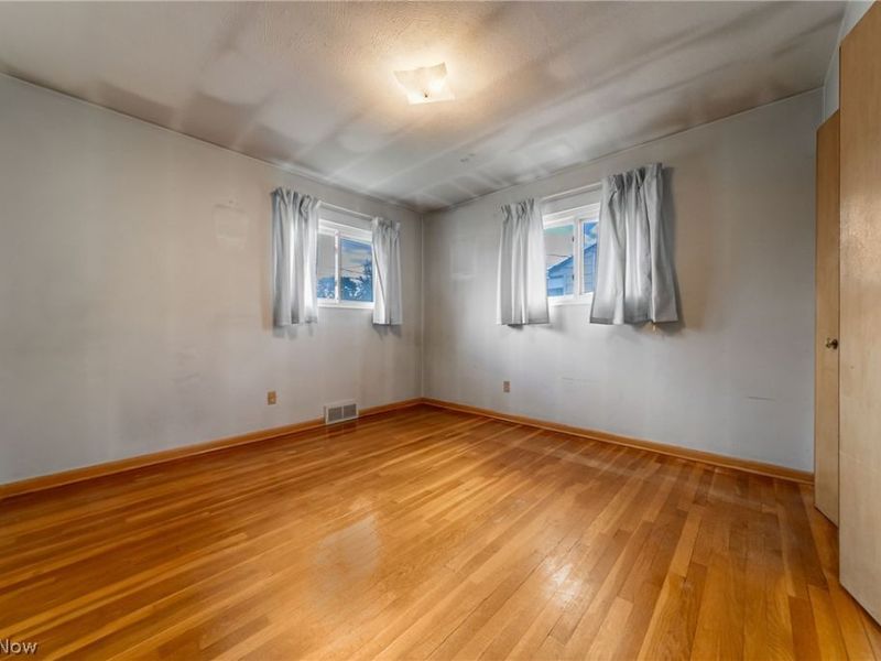 5884 Michael Drive , Brook Park, OH 44142 Photo 14