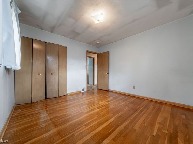 5884 Michael Drive , Brook Park, OH 44142 Photo 15