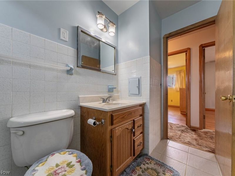 5884 Michael Drive , Brook Park, OH 44142 Photo 17