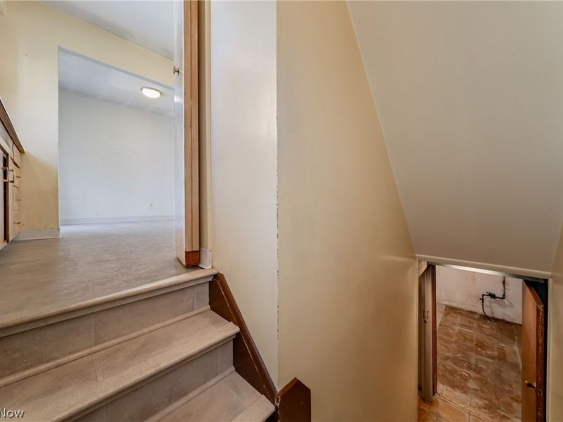 5884 Michael Drive , Brook Park, OH 44142 Photo 18