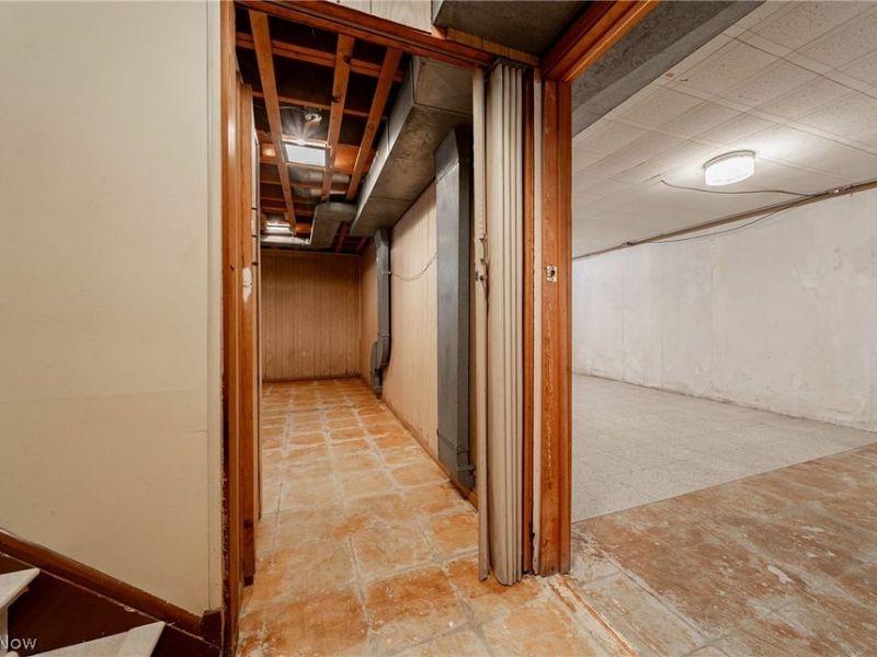 5884 Michael Drive , Brook Park, OH 44142 Photo 19