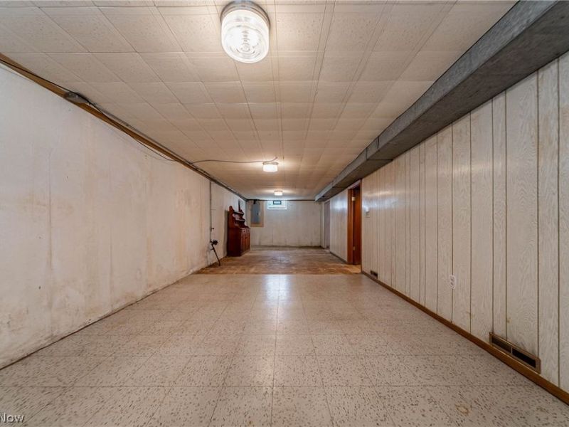 5884 Michael Drive , Brook Park, OH 44142 Photo 22