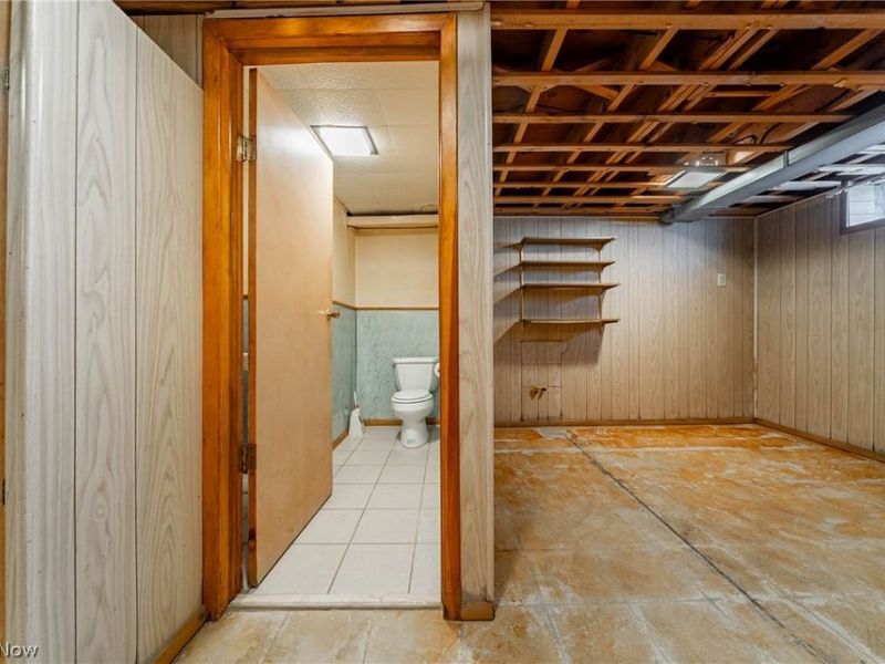 5884 Michael Drive , Brook Park, OH 44142 Photo 24