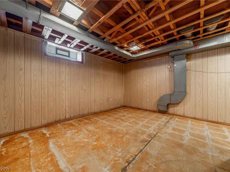 5884 Michael Drive , Brook Park, OH 44142 Photo 26