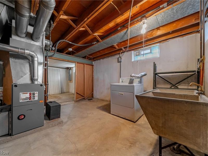 5884 Michael Drive , Brook Park, OH 44142 Photo 28