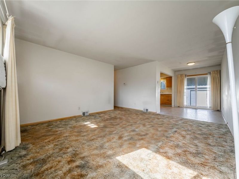 5884 Michael Drive , Brook Park, OH 44142 Photo 5