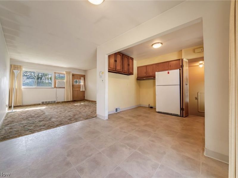 5884 Michael Drive , Brook Park, OH 44142 Photo 8