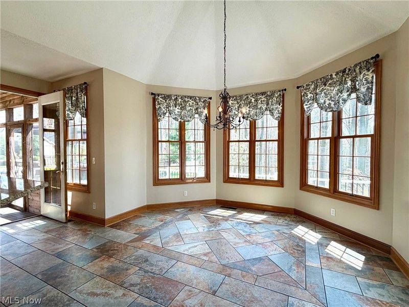 11625 Regent Park Drive, Chardon, OH 44024 Photo 18