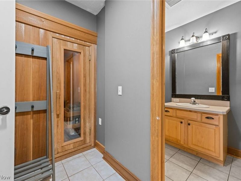 11625 Regent Park Drive, Chardon, OH 44024 Photo 40