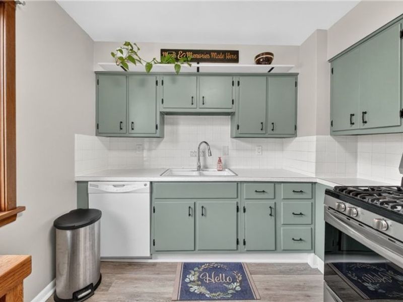 6162 Engle Road, Brook Park, OH 44142 Photo 2